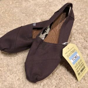 Toms